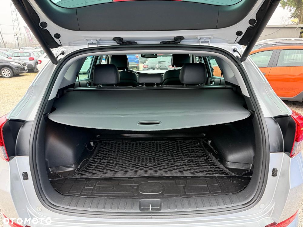 Hyundai Tucson 2.0 CRDI 2WD Style - 32