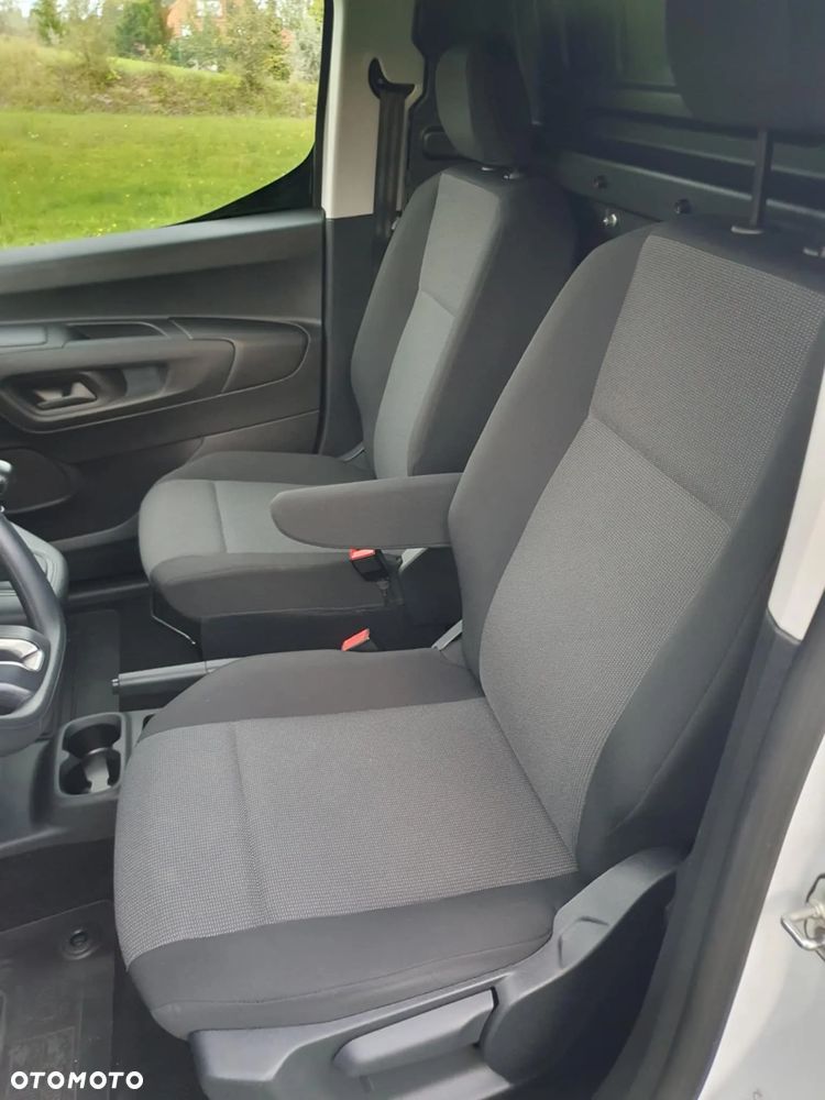 Toyota Proace City - 21