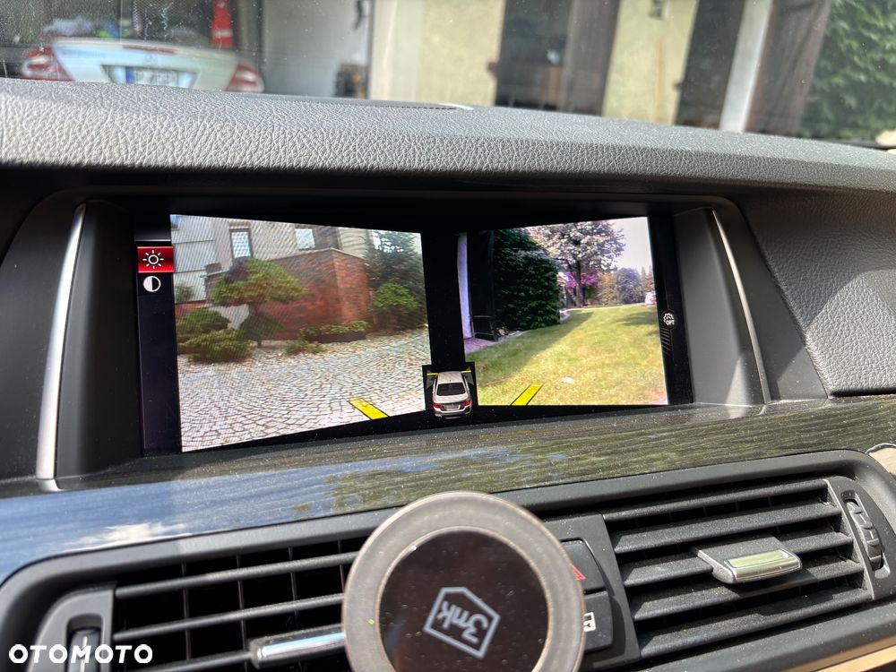 BMW Seria 5 535i xDrive Sport-Aut Luxury Line - 25