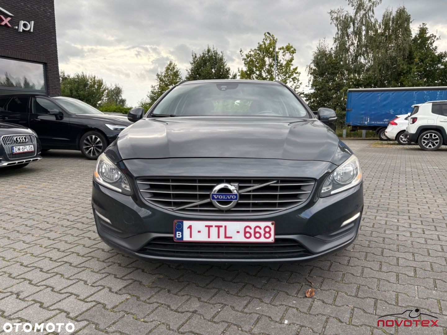 Volvo V60 D4 Momentum - 5