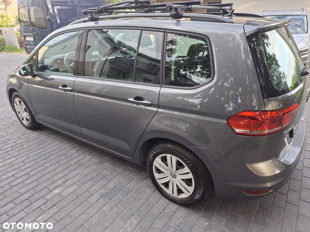 Volkswagen Touran 1.5 TSI EVO Active - 9