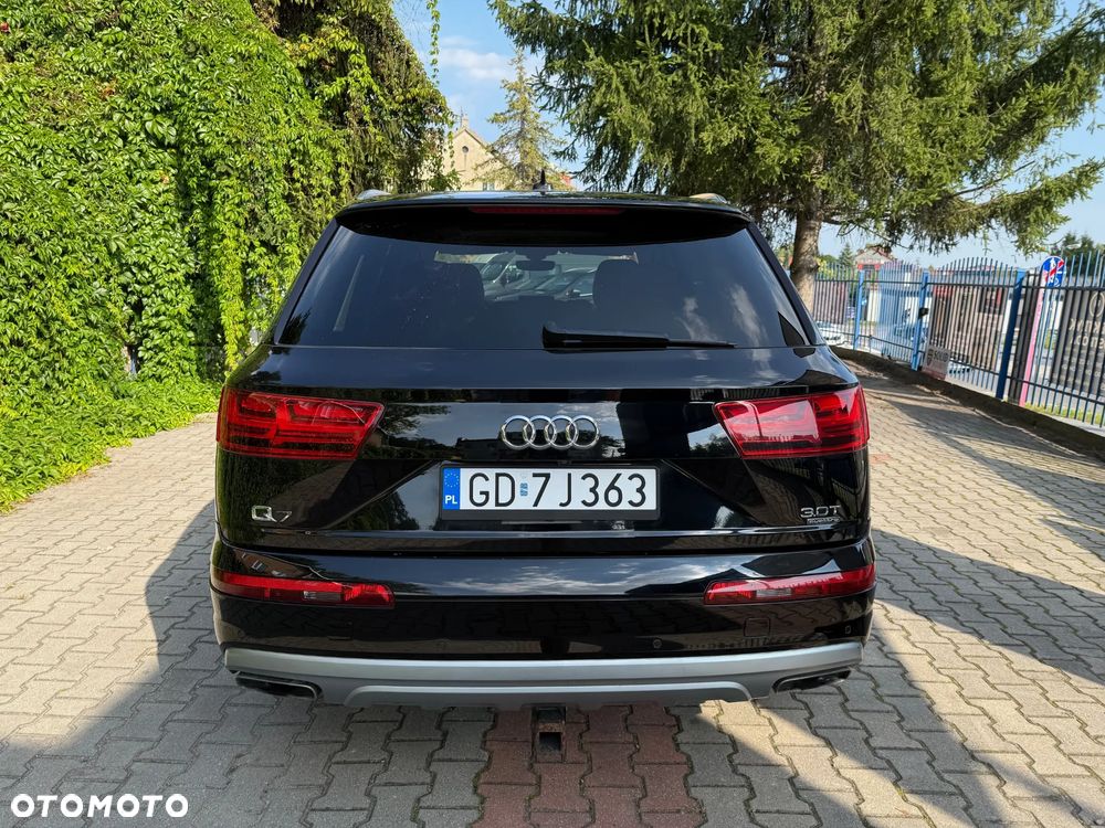 Audi Q7 - 7