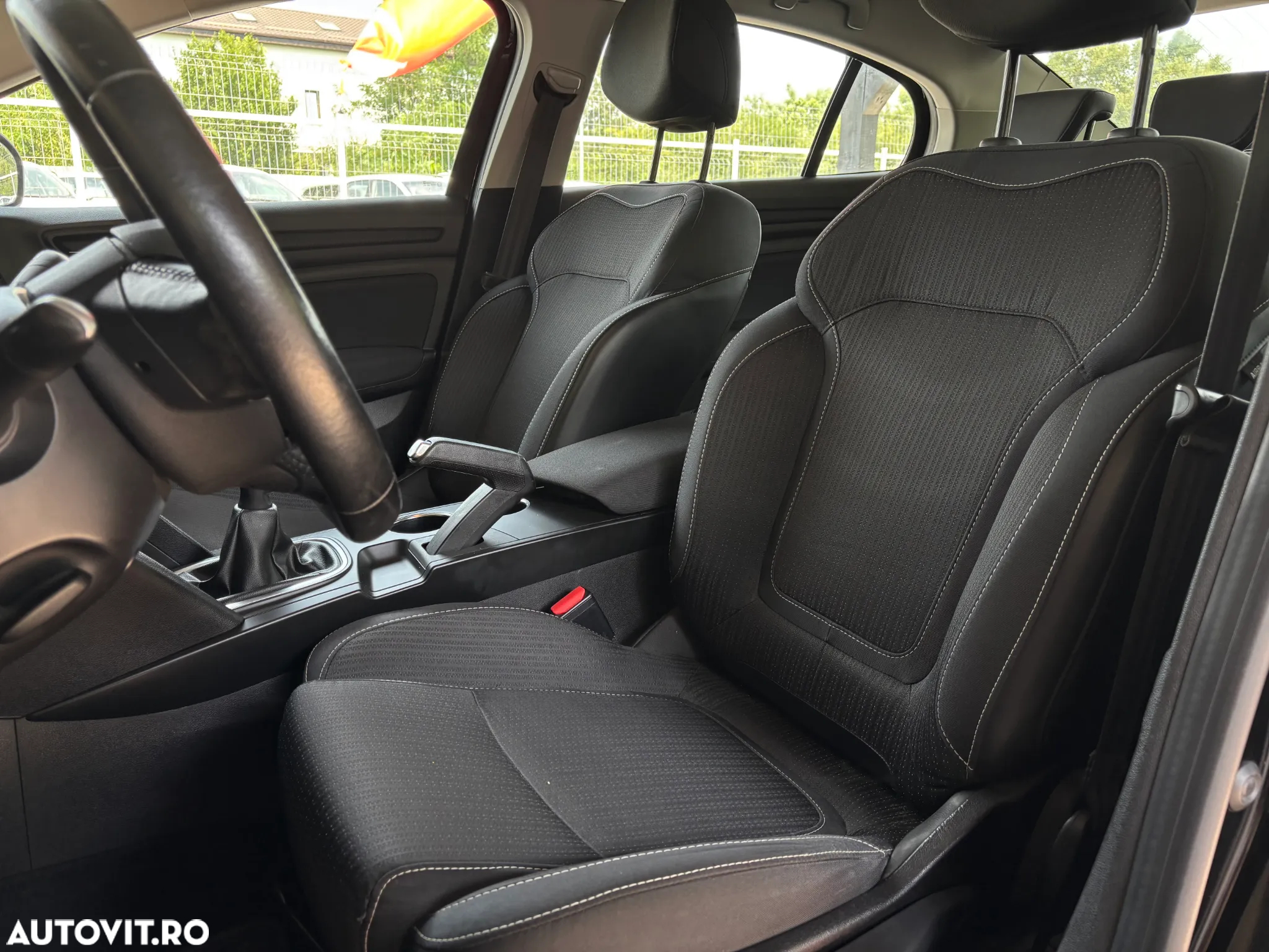 Renault Megane TCE GPF Zen - 17