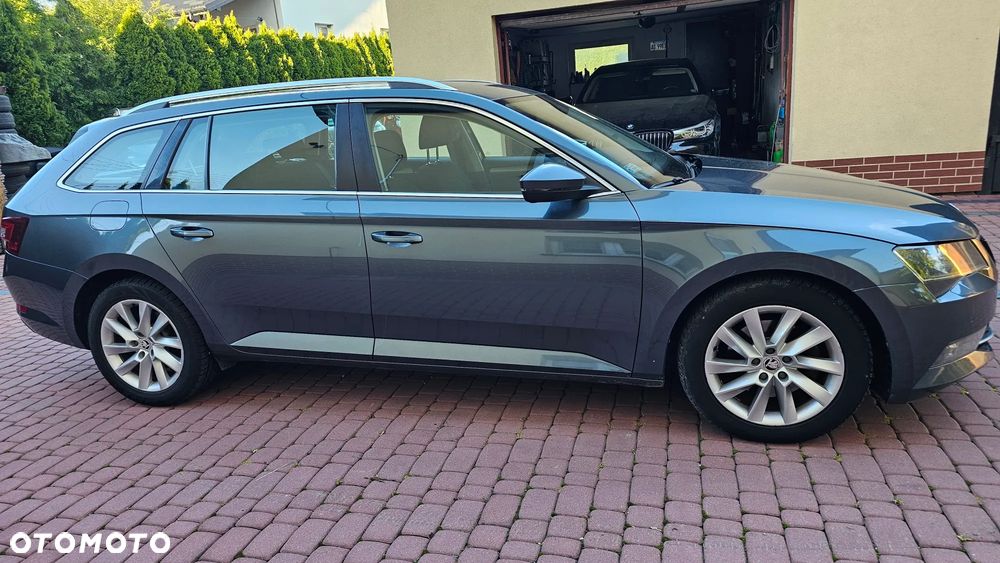 Skoda Superb 2.0 TDI Ambition DSG - 17