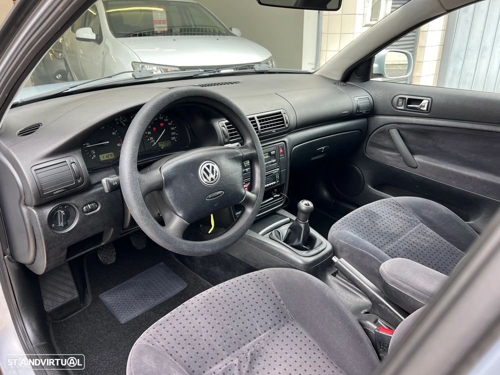 VW Passat 1.9 TDi Confortline - 10