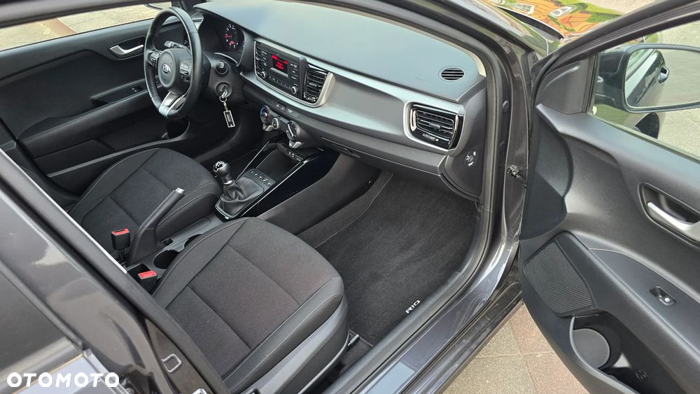 Kia Rio 1.2 Dream Team Edition - 28