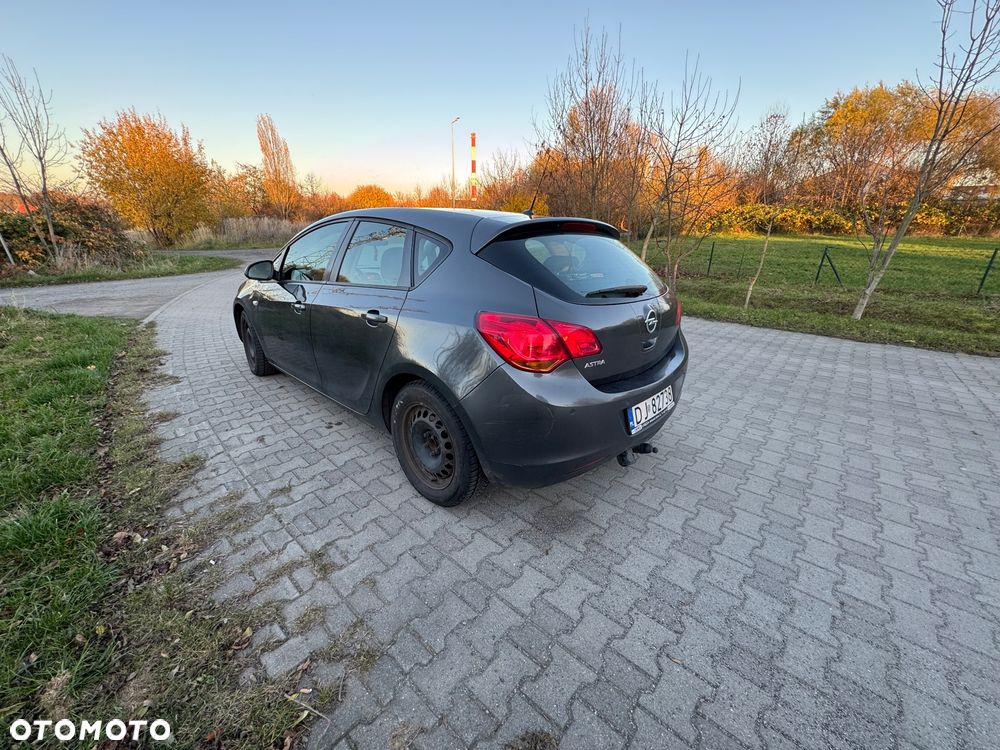 Opel Astra IV 1.6 Enjoy - 9