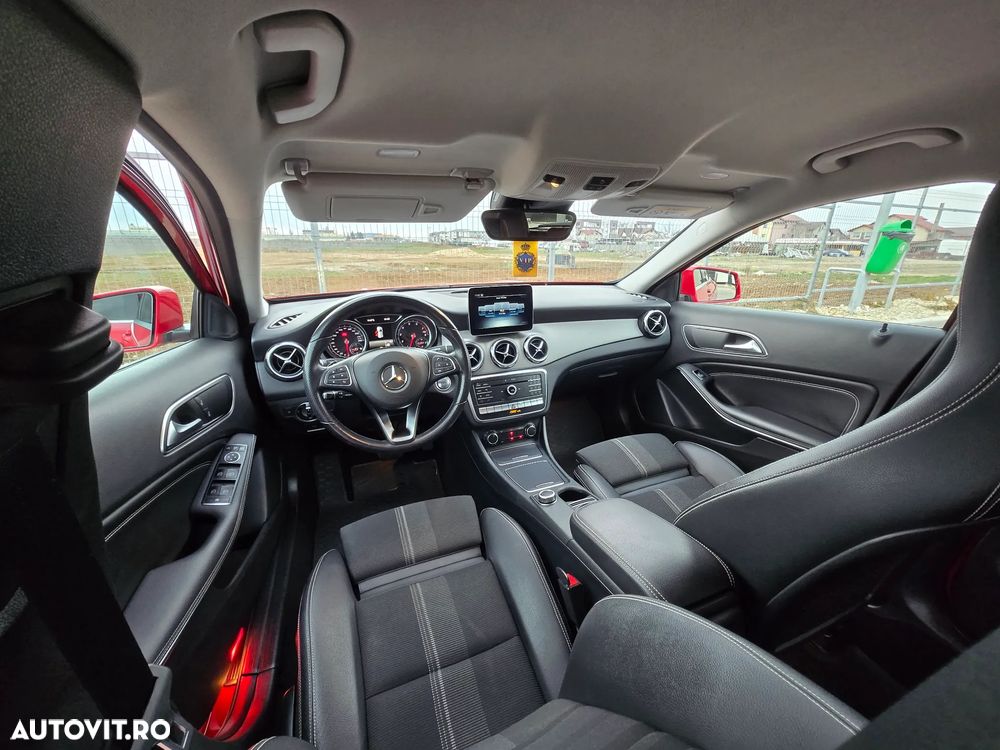 Mercedes-Benz GLA 220 4MATIC 7G-DCT - 15