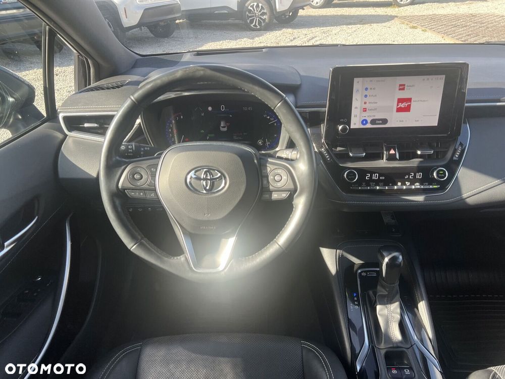 Toyota Corolla 2.0 Hybrid Executive - 12