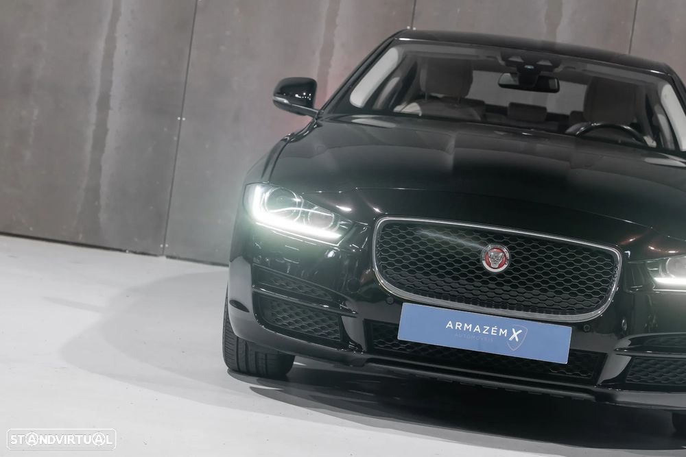 Jaguar XE 2.0 D Prestige Aut. - 4