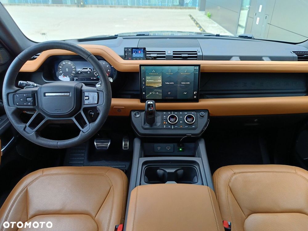 Land Rover Defender - 28