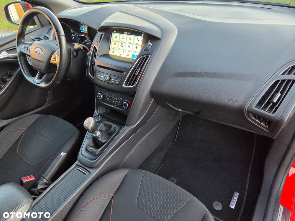 Ford Focus 1.0 EcoBoost Start-Stopp-System ST-LINE DESIGN - 9