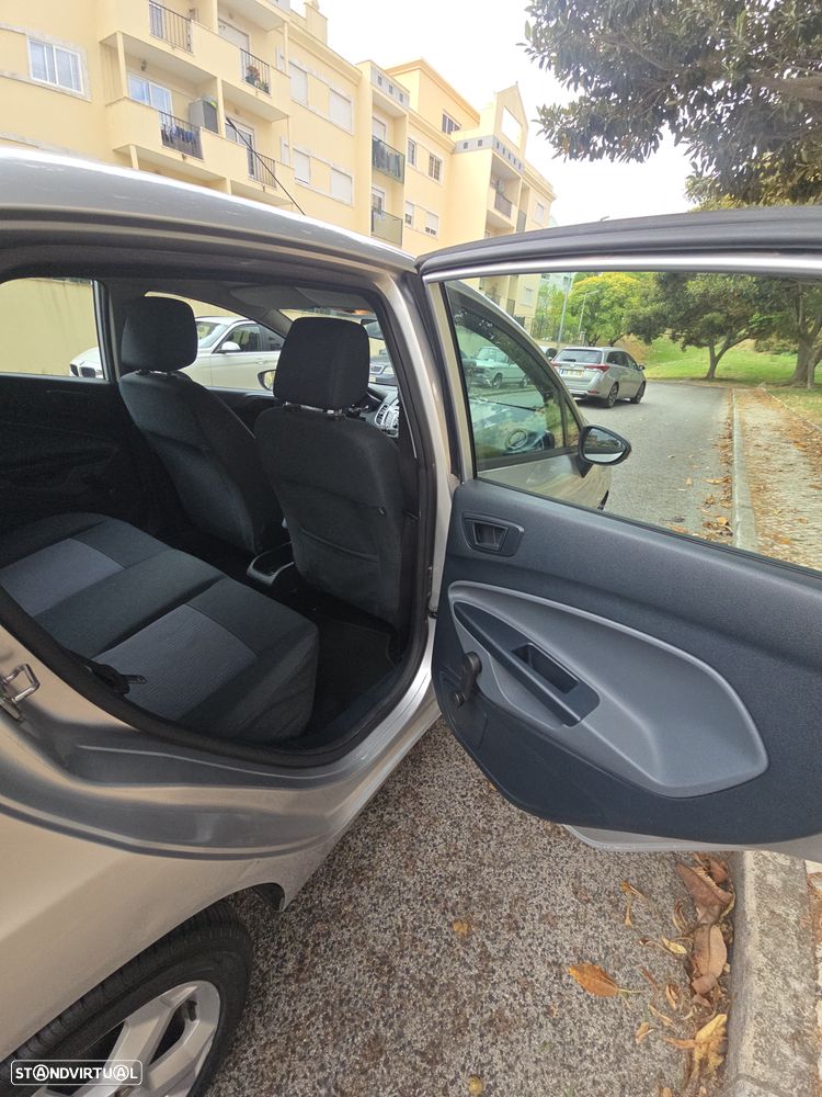 Ford Fiesta - 26
