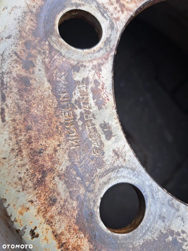 Iveco Daily felga stalowa 5jx 15 6x130 firmy Michelin - 3