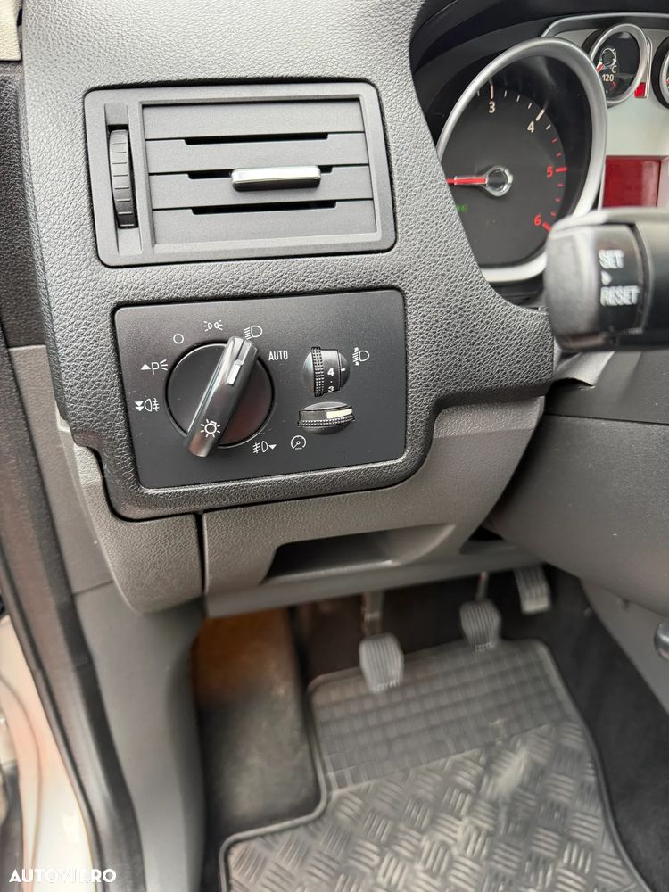 Ford Kuga 2.0L TDCi DPF Titanium - 11