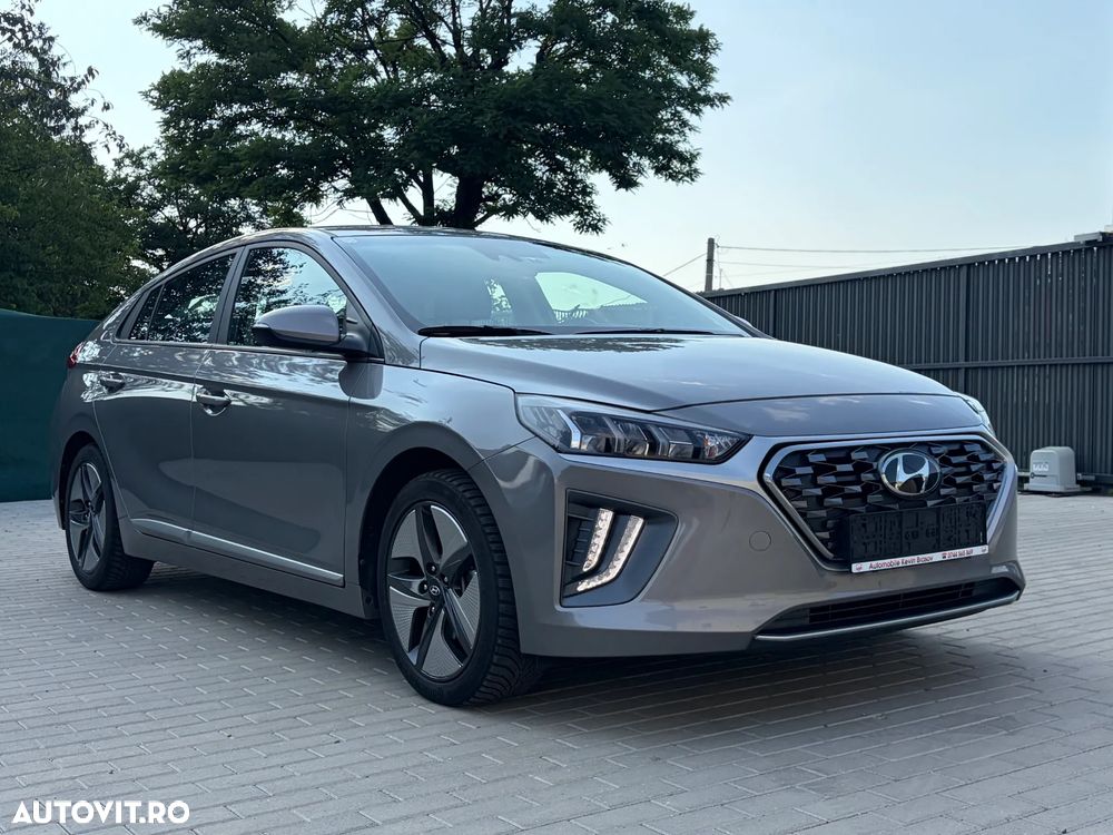 Hyundai IONIQ - 12