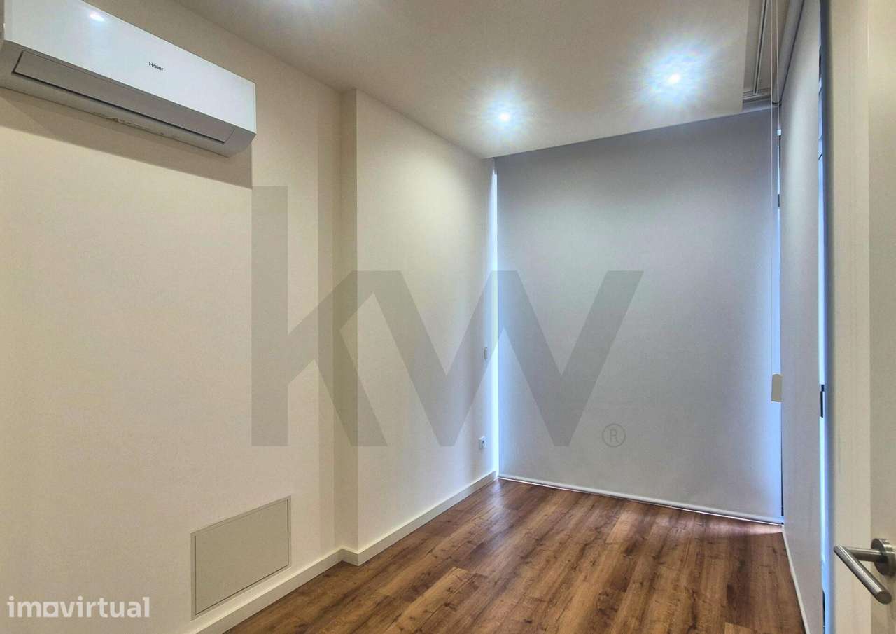 Apartamento T2+1 renovado com terraço no Bonfim, Porto - Grande imagem: 4/31