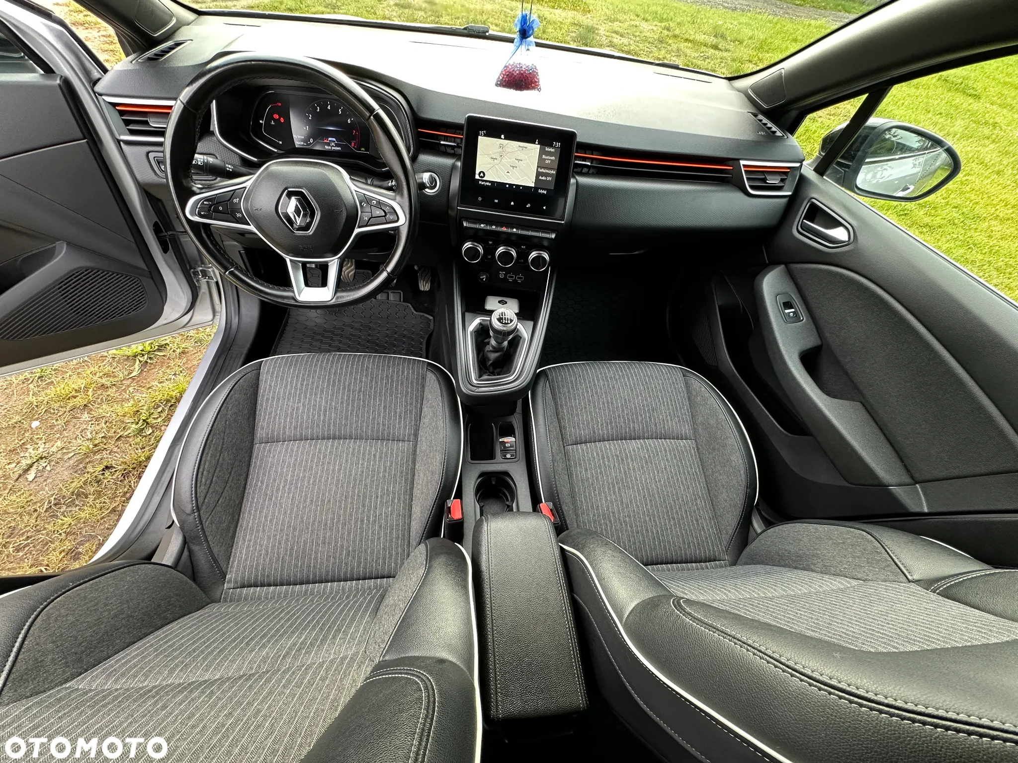Renault Clio - 26