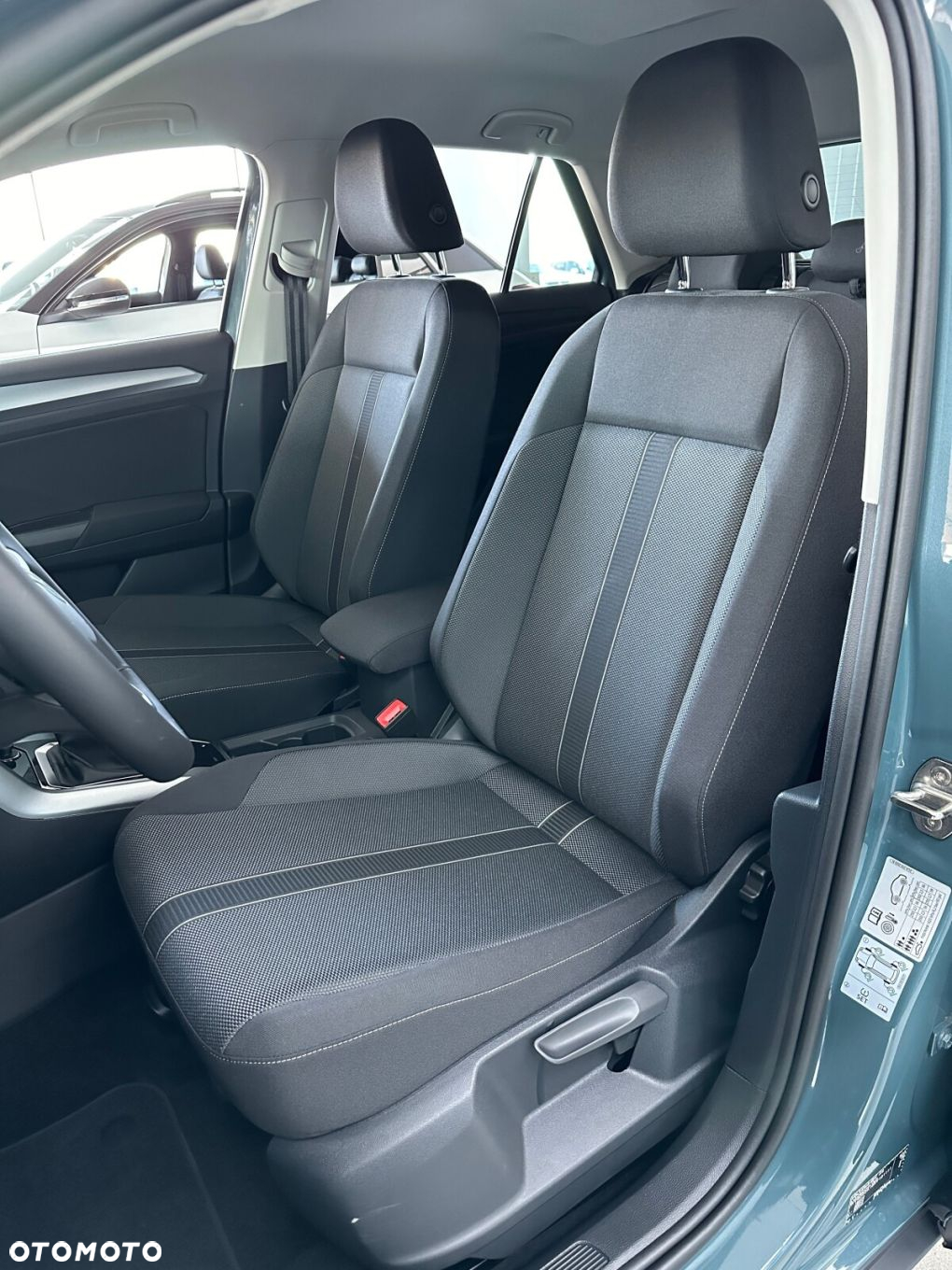 Volkswagen T-Roc - 11