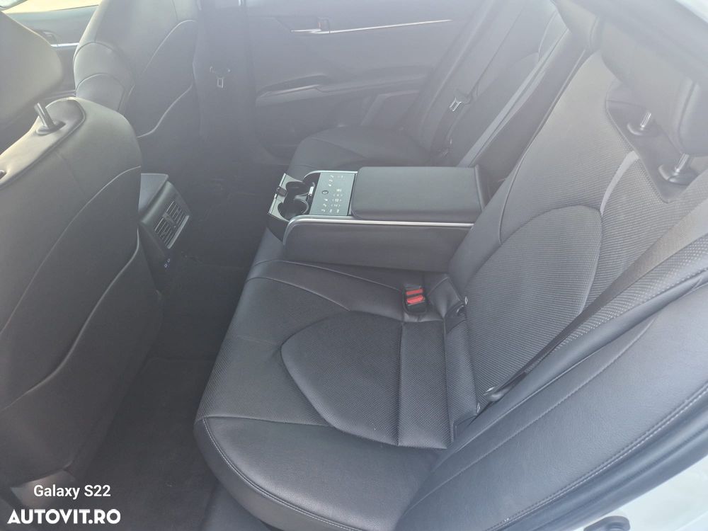 Toyota Camry 2.5 Exclusive - 22