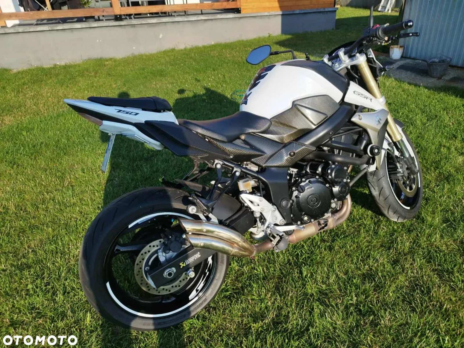 Suzuki GSR - 4