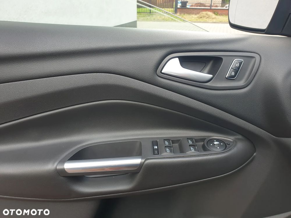 Ford Kuga 2.0 TDCi 4x4 Titanium - 24