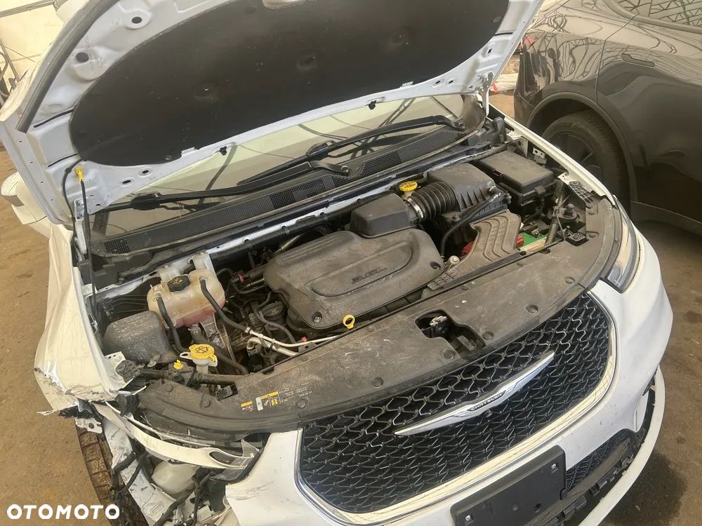 Chrysler Pacifica - 40