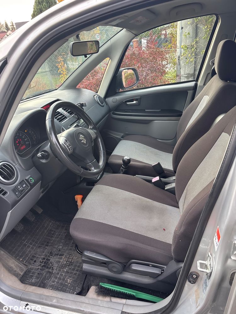 Suzuki SX4 - 8