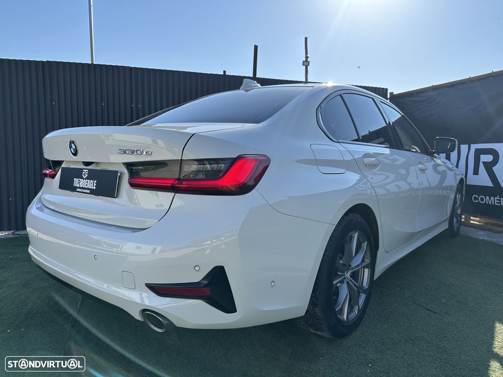 BMW 330 e Aut. Sport Line - 4