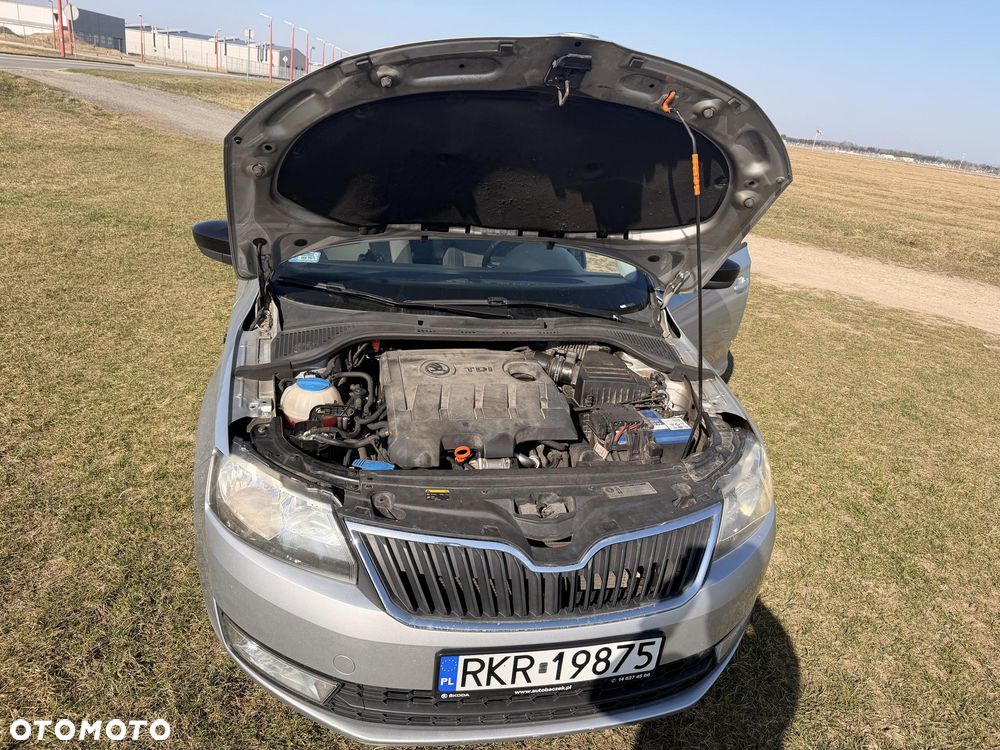 Skoda RAPID 1.6 TDI DPF Elegance - 17