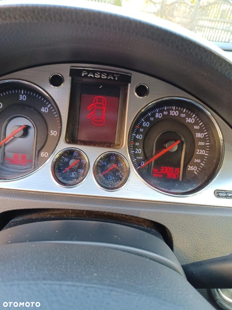 Volkswagen Passat - 15