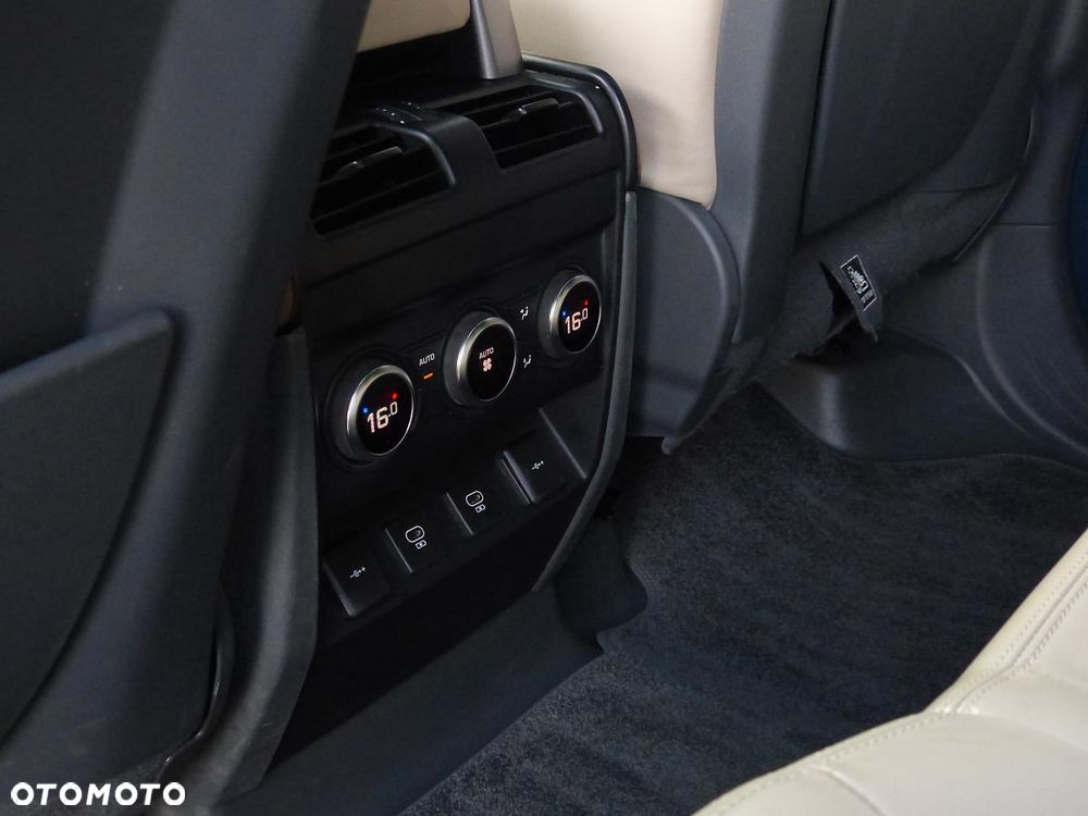 Land Rover Defender 3.0 D300 mHEV HSE - 20