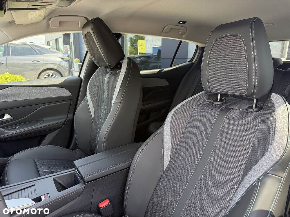 Peugeot 408 1.2 PureTech mHEV Allure S&S e-DSC6 - 12