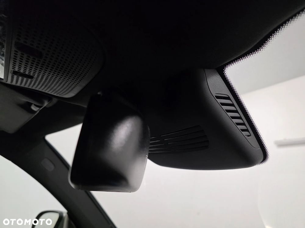 Mercedes-Benz GLC 250 4Matic 9G-TRONIC AMG Line - 28