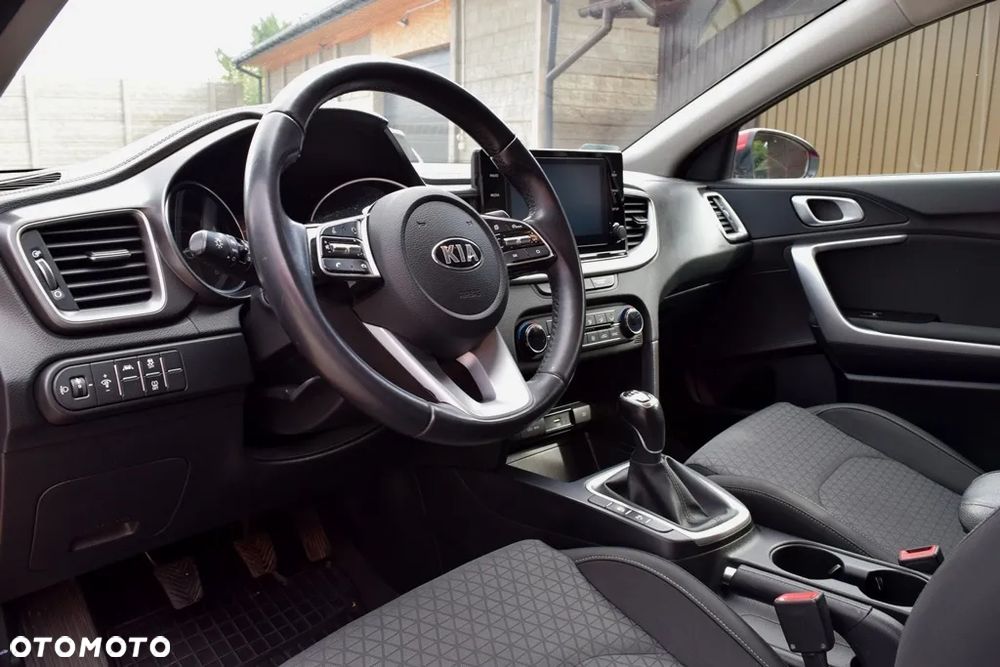 Kia Ceed 1.6 CRDi SCR M - 17