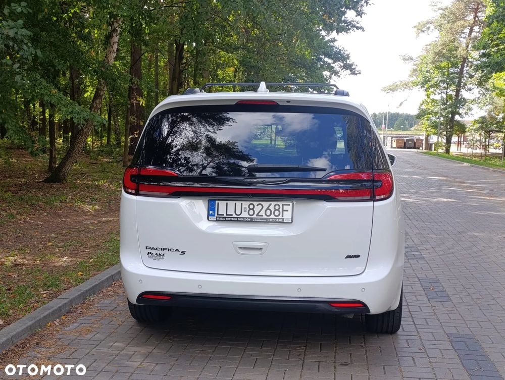 Chrysler Pacifica - 6