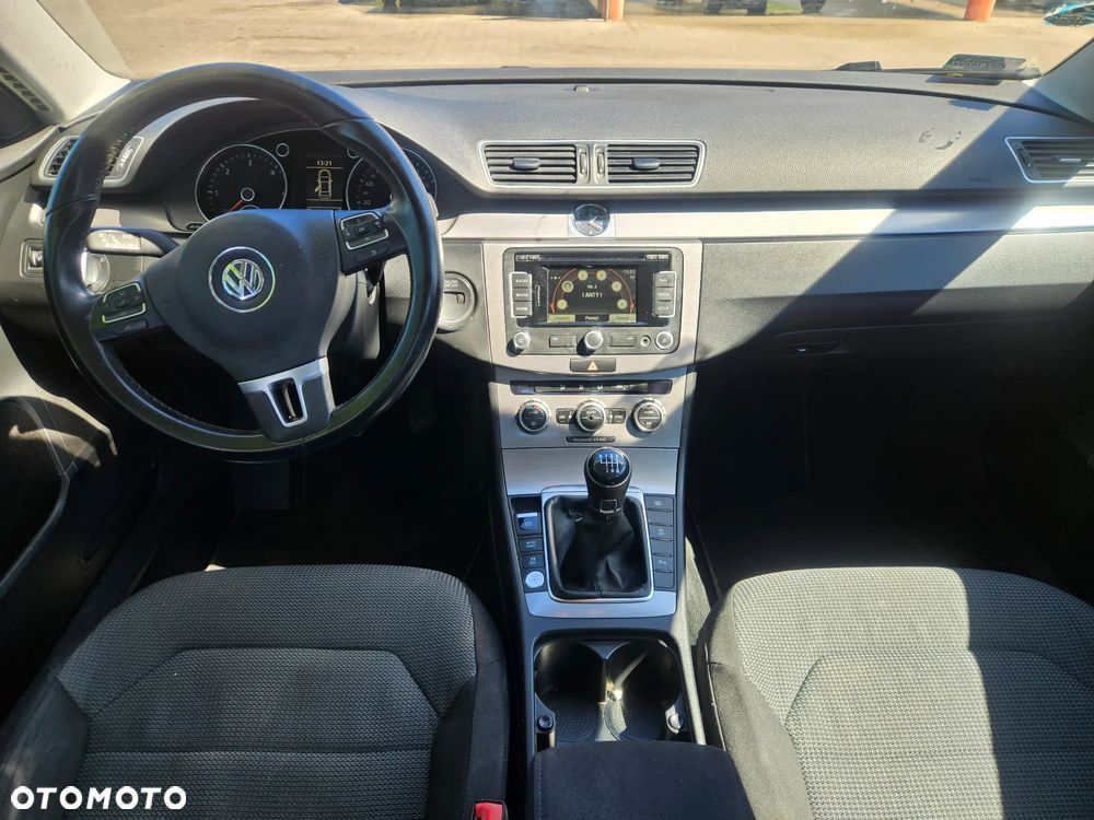 Volkswagen Passat 2.0 TDI Comfortline - 5