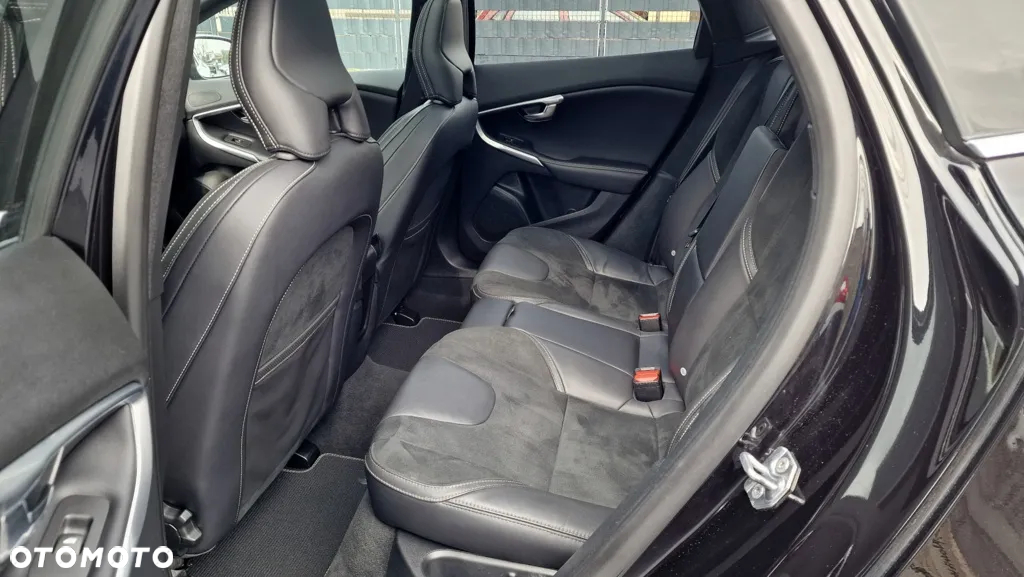 Volvo V40 T3 Geartronic RDesign - 23
