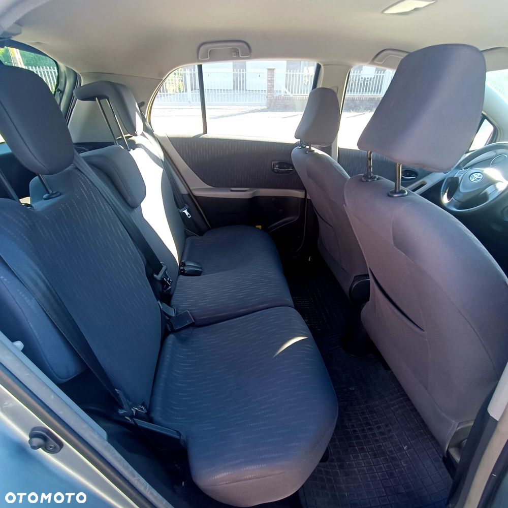 Toyota Yaris - 12