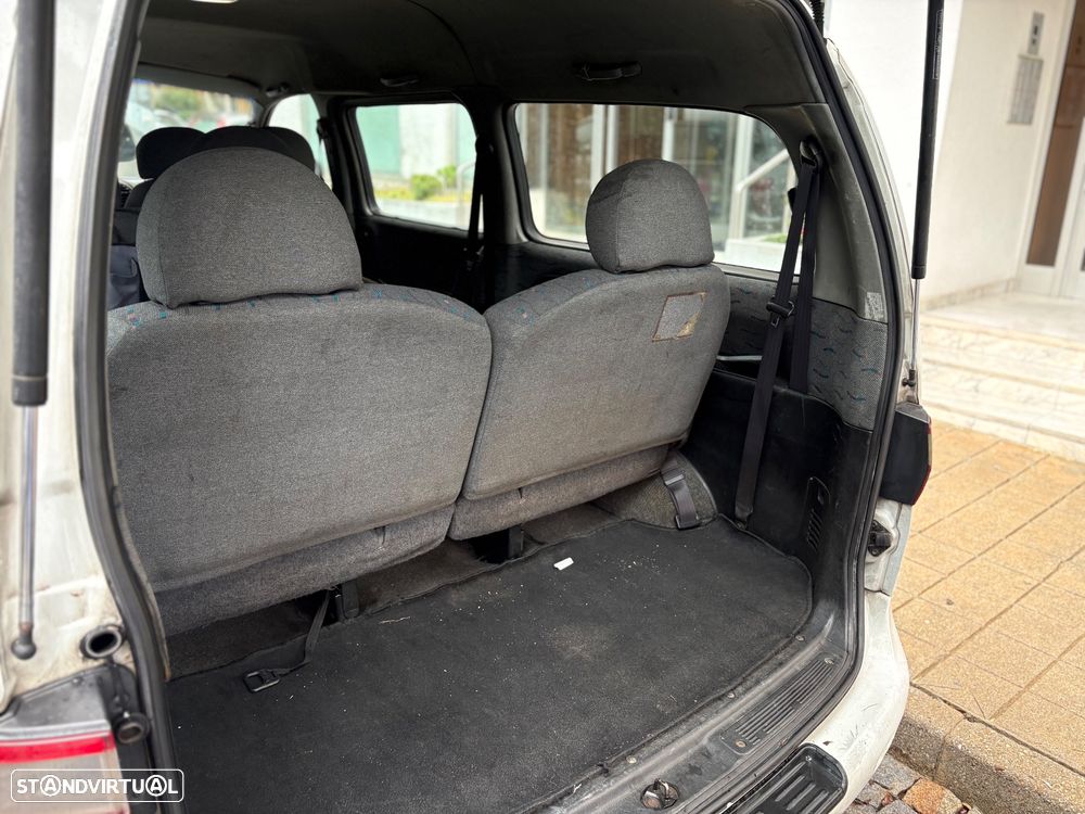 Hyundai H-1 Starex - 3