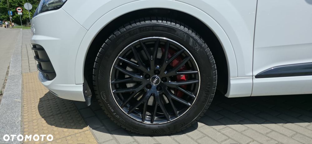 Audi SQ7 - 7
