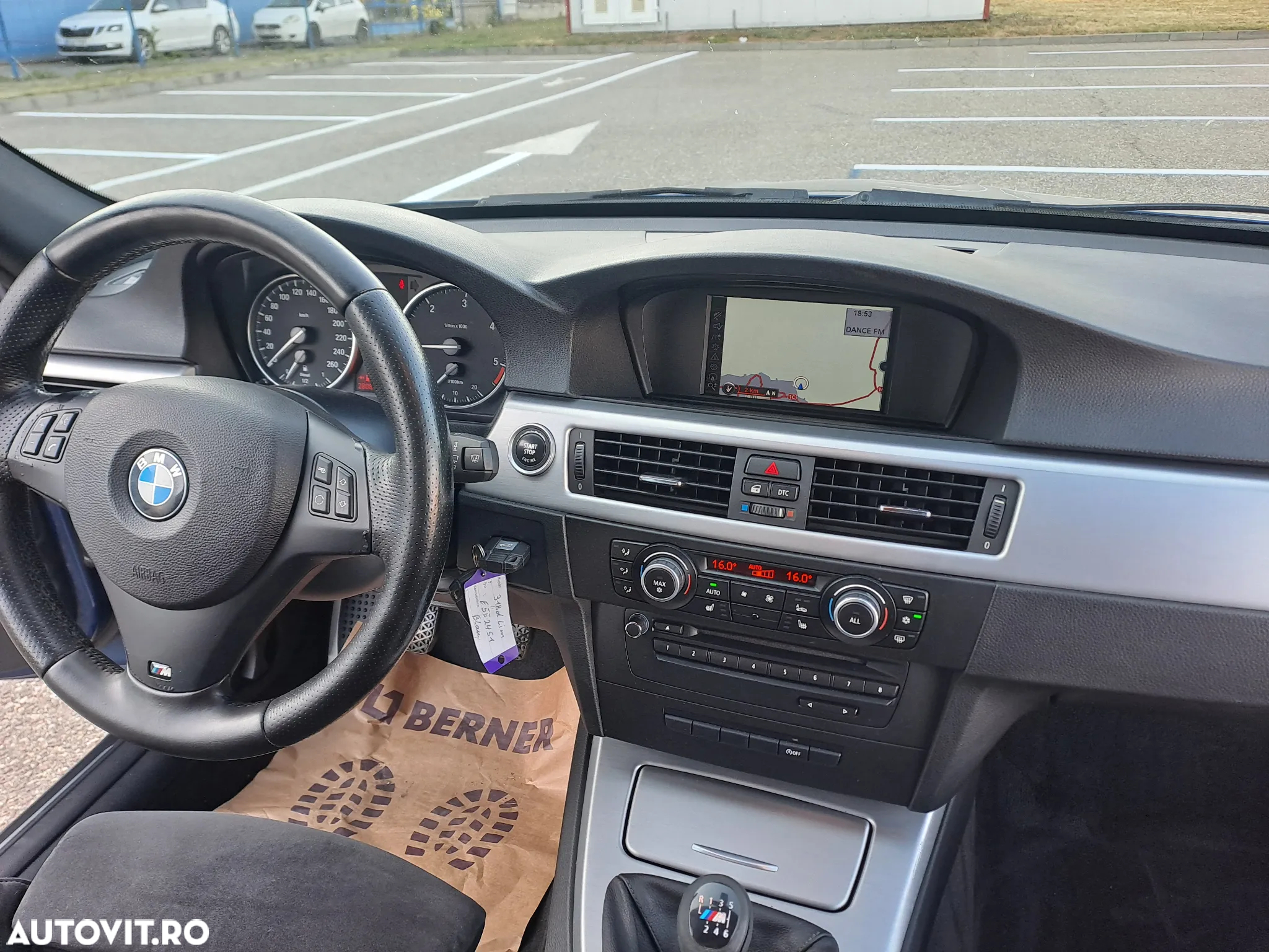 BMW Seria 3 318d - 23