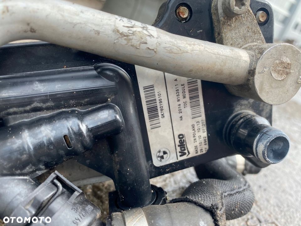 BMW F10 F11 550i 4,4i chłodniczka oleju M142562 - 3