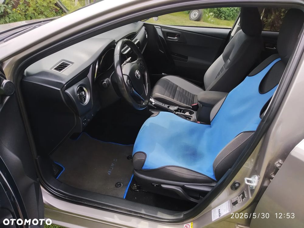 Toyota Auris - 8