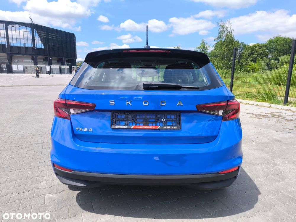 Skoda Fabia 1.0 Essence - 23
