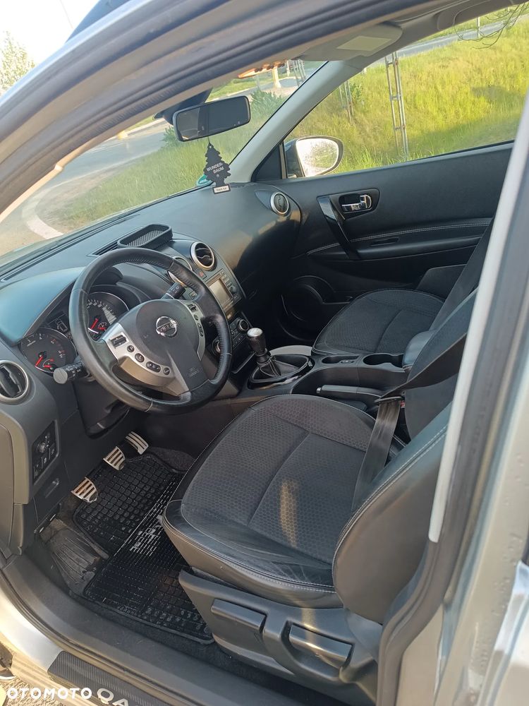 Nissan Qashqai 1.6 dCi DPF tekna - 8