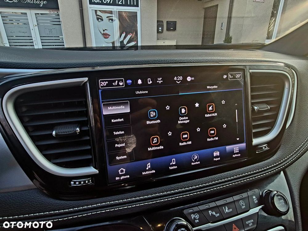 Chrysler Pacifica - 34