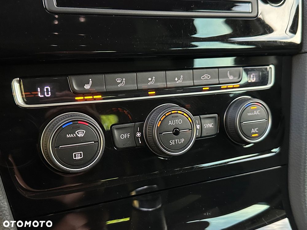 Volkswagen Golf 2.0 BlueTDI Highline - 34