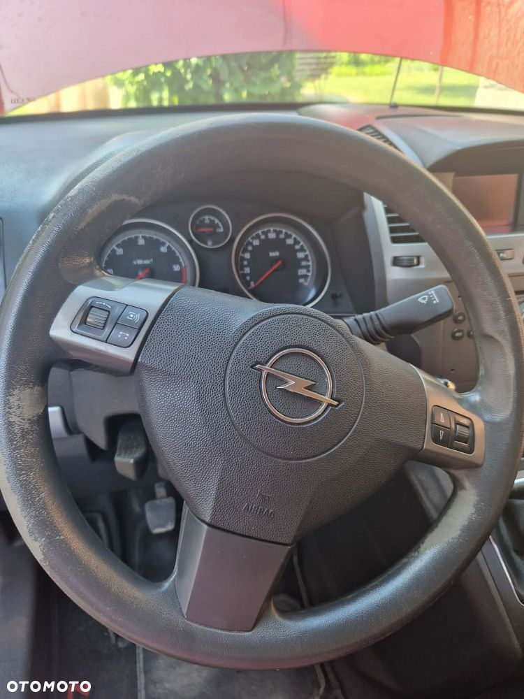 Opel Zafira 1.9 CDTI - 12