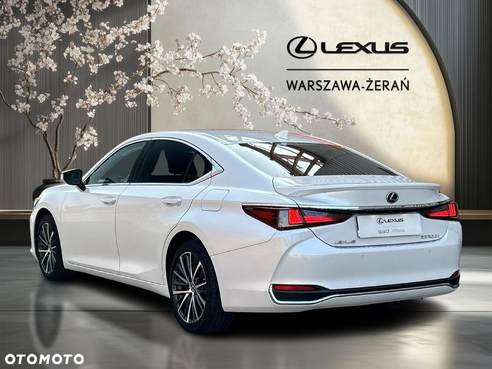 Lexus ES 300h Business Edition - 5